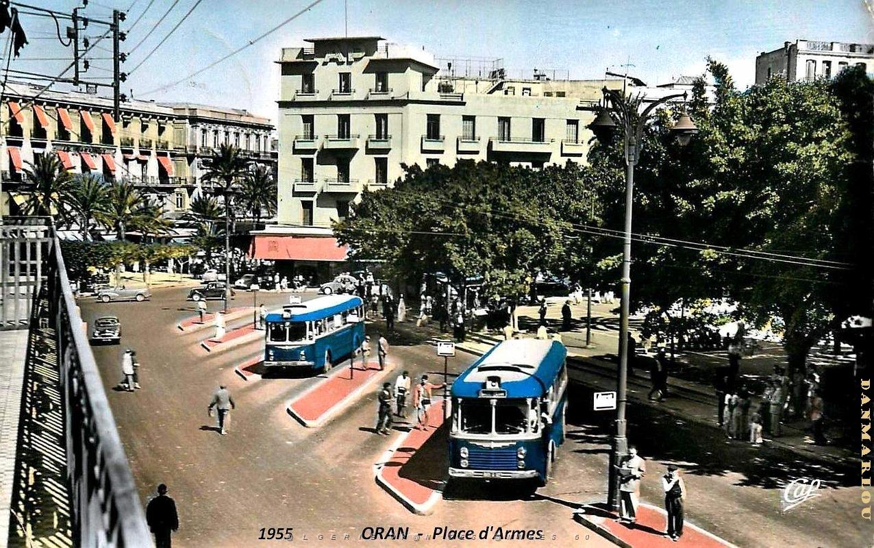 Oran - Place d'Armes - Station des Bus - 1955.jpg